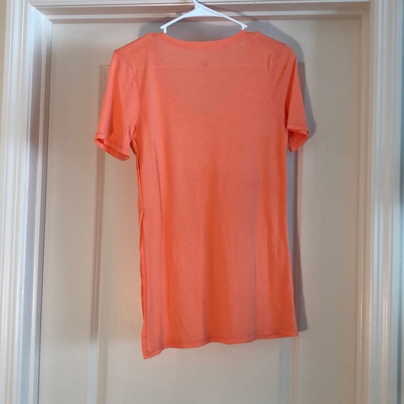 Lululemon T-shirt - Picture 2 of 4